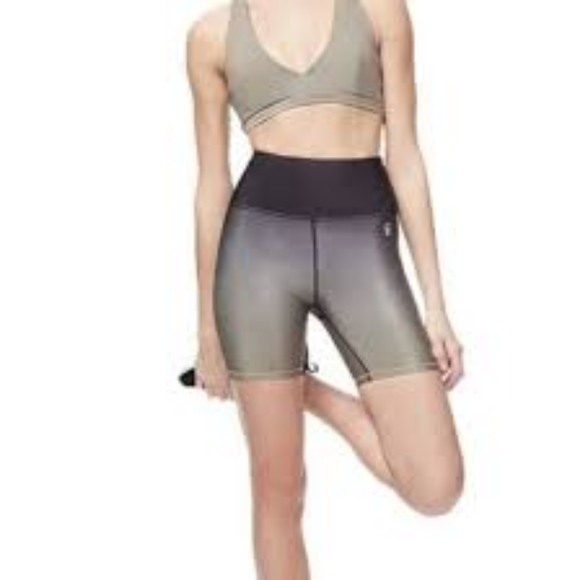 GOOD AMERICAN Biker shorts,  High Rise Biker shorts, in bronze ombre  Size S - Picture 1 of 8